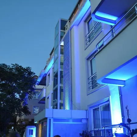 Dragos Island מלון 2*