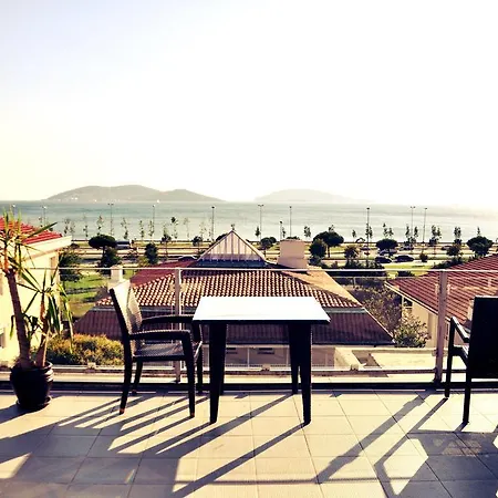 Dragos Island מלון 2*