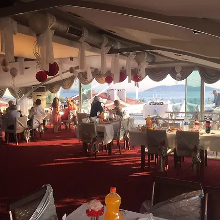 Hotel Dragos Island