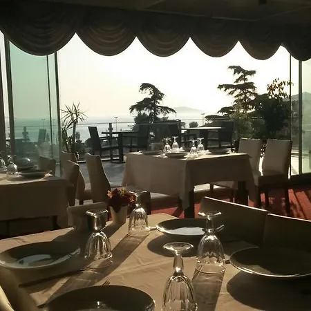 Dragos Island 酒店