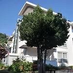 Dragos Island Hotel